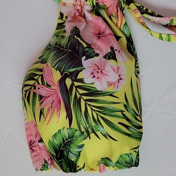 H&M Padded Bikini Top/ 12. - Picture 8 of 11